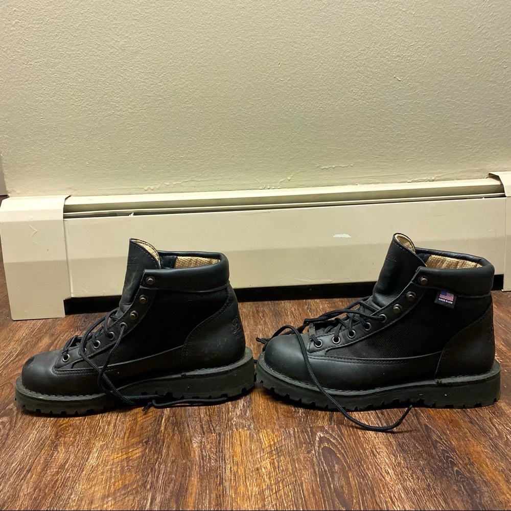 Like size 7.5 Danner light II boots in black